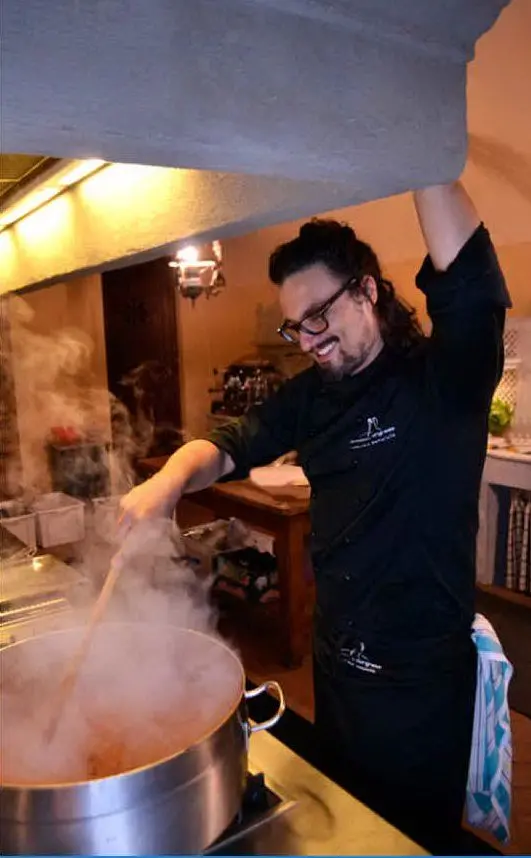 Lo chef ha lavorato per anni sulle navi da crociera (foto Wikipedia)