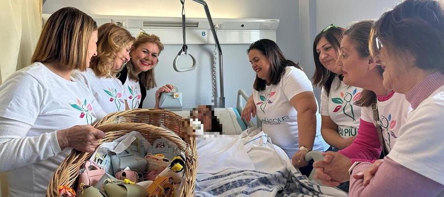 I doni di Pasqua alle pazienti del Policlinico, martedì le volontarie al Brotzu e al Businco