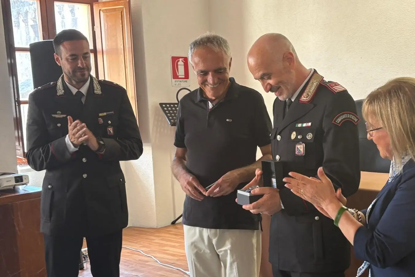 La cerimonia a Quartu, il sindaco Milia saluta il luogotenente Cantarelli