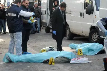 I corpi dei due senegalesi uccisi