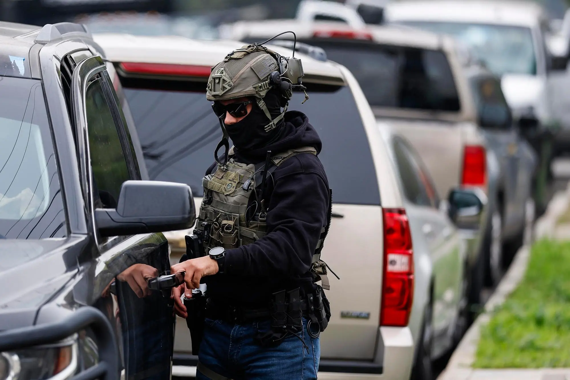 Un agente dell'Ice (Ansa)