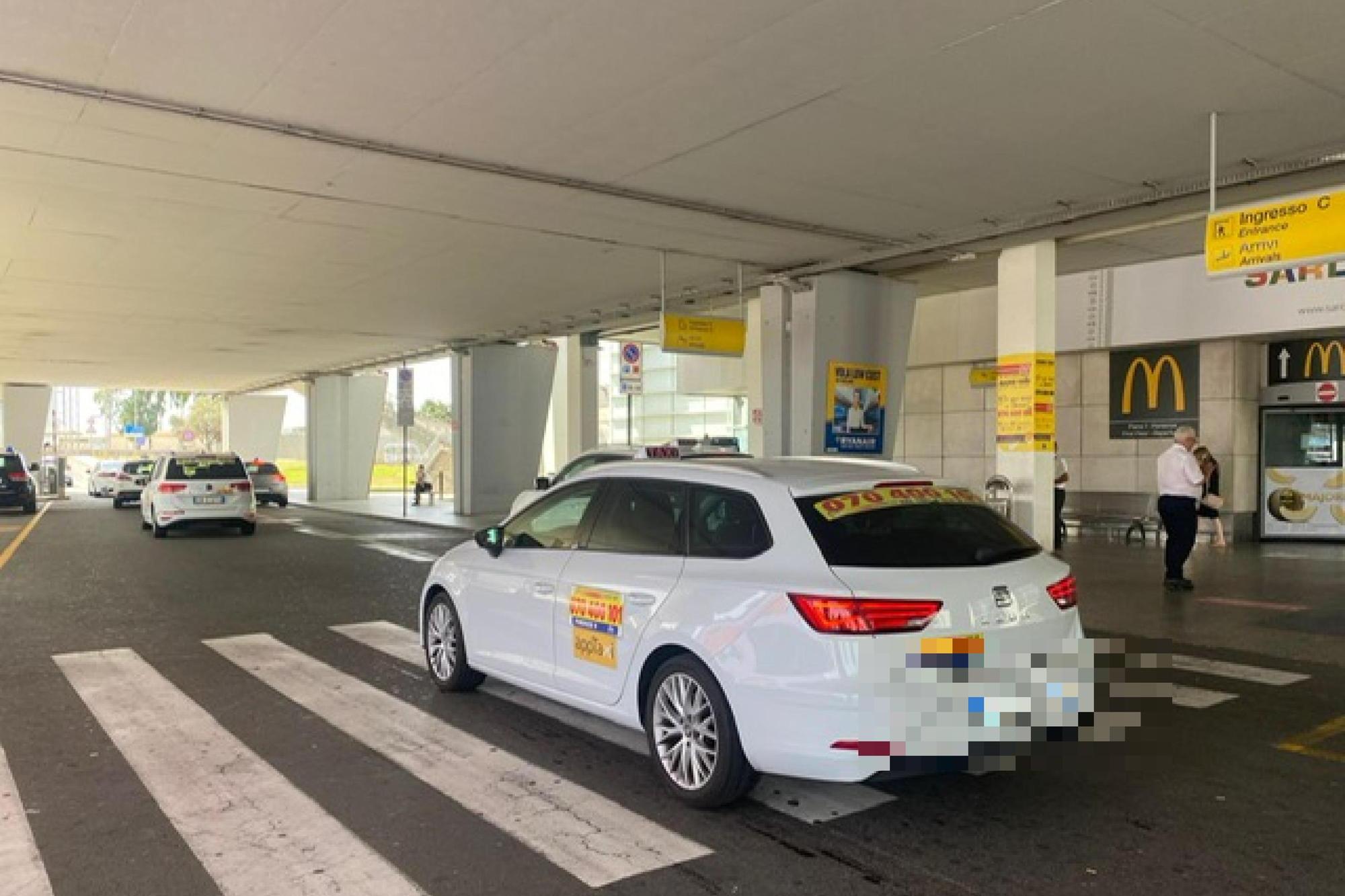 Taxi: blitz con presidio all’aeroporto di Elmas