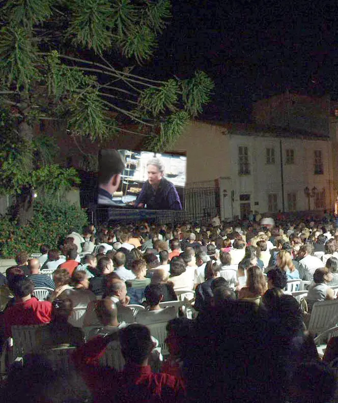 Il cinema arriva con l’autobus