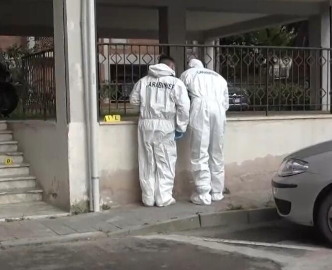 Tra le palazzine  sgomento e paura: «Uno strano viavai»