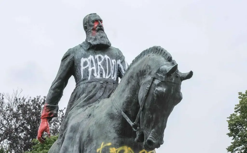 Ancora Leopoldo II, nuovamente vandalizzato in Belgio