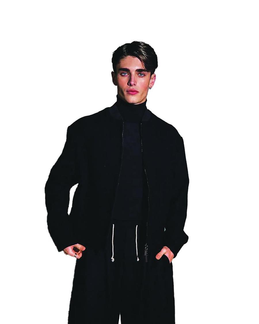 C’è anche il ploaghese Andrea Arru nella famiglia dei Cesaroni