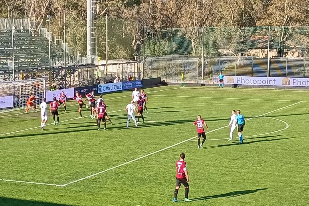 Un'immagine del match tra Olbia e Arezzo (foto Ilenia Giagnoni)