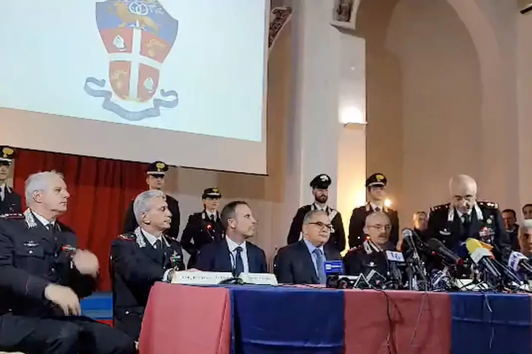 La conferenza stampa (foto da frame video)