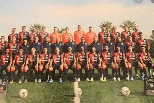 La squadra (poster de L'Unione Sarda)
