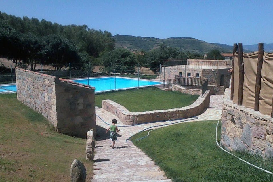 La piscina di Nureci (foto L'Unione Sarda - Pintori)