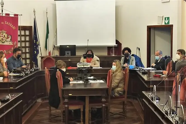 La riunione della Commissione permanente di Sassari sui problemi sociali (L'Unione Sarda - Marras)