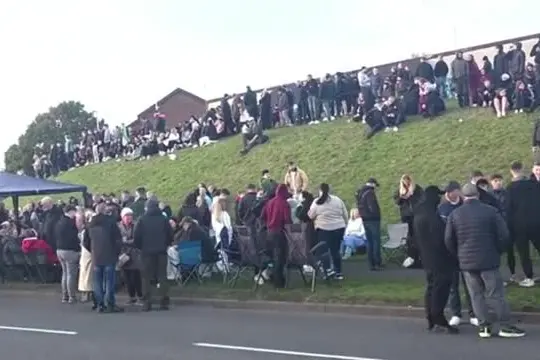 Irlanda del Nord, proteste contro la parata protestante unionista