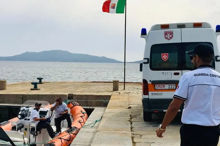 I mezzi di soccorso all'Asinara (foto concessa)