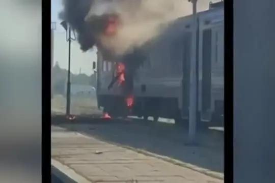 Raid russo colpisce treno ucraino, passeggeri in salvo