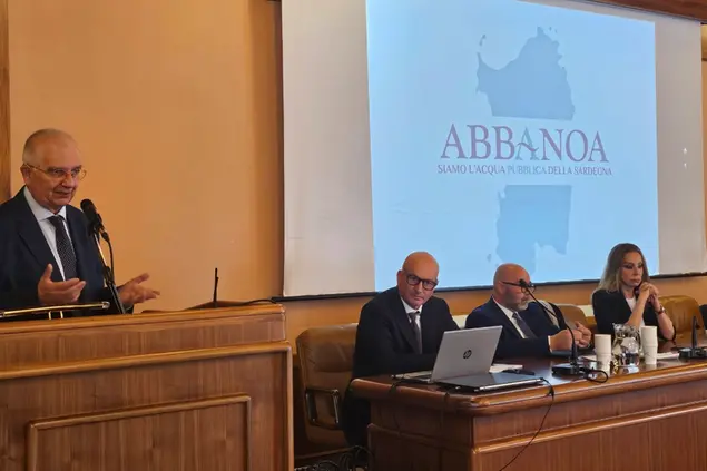 Abbanoa, assemblea dei soci a Nuoro (da Facebook)