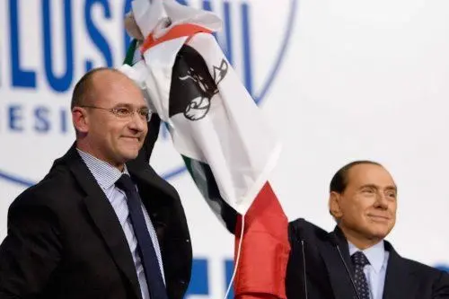 Berlusconi con Cappellacci ieri a Cagliari