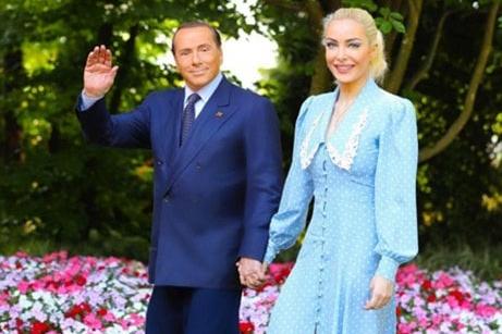 Matrimonio “simbolico” per Silvio Berlusconi e Marta Fascina: cerimonia a Villa Gernetto