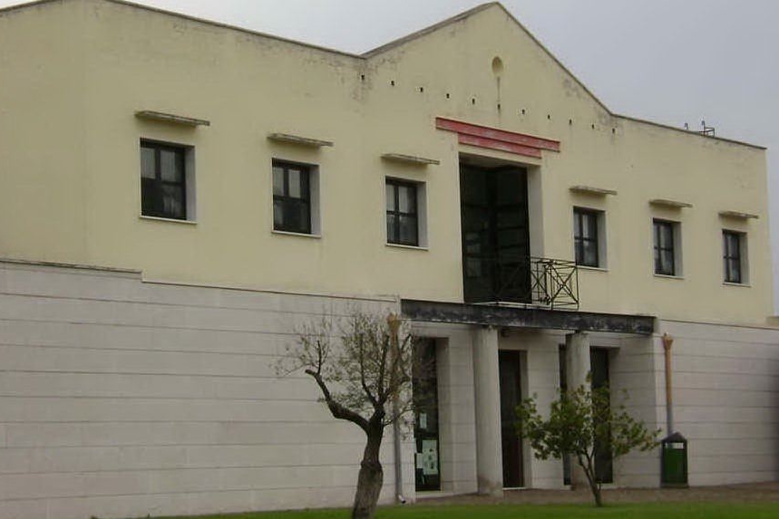 Il municipio di Piscinas (archivio L'Unione Sarda)