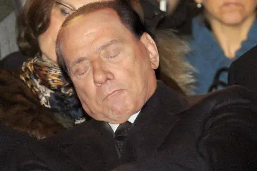 Shoah, Berlusconi si assopisce