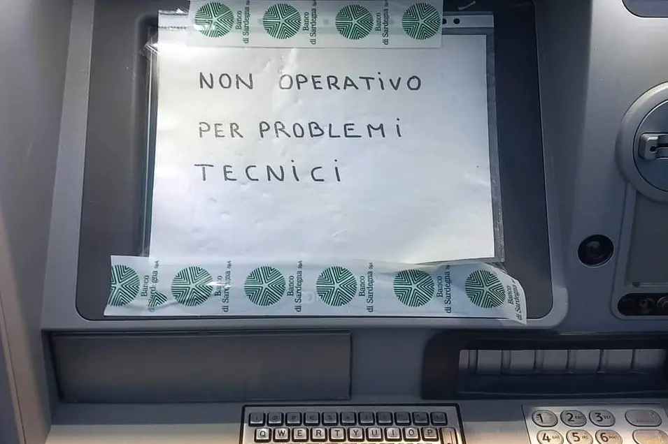 Il bancomat di Benetutti fuori servizio (L'Unione Sarda - Tellini)
