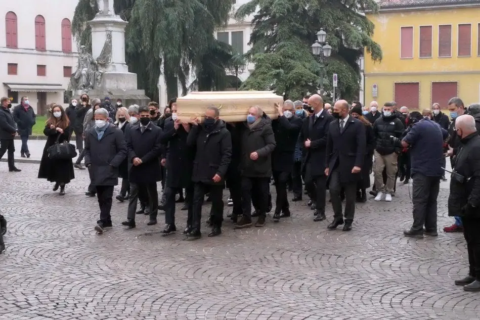 Il funerale di Paolo Rossi (Ansa)