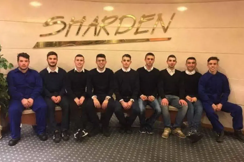 Gli studenti dell'Istituto nautico "Paglietti" a bordo della Sharden