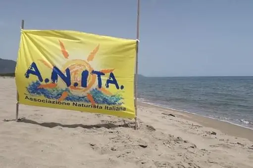 Feraxi è la quarta spiaggia naturista della Sardegna (foto via Ansa)