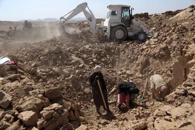 Violento terremoto in Afghanistan: oltre 600 morti, più di 1.500 feriti