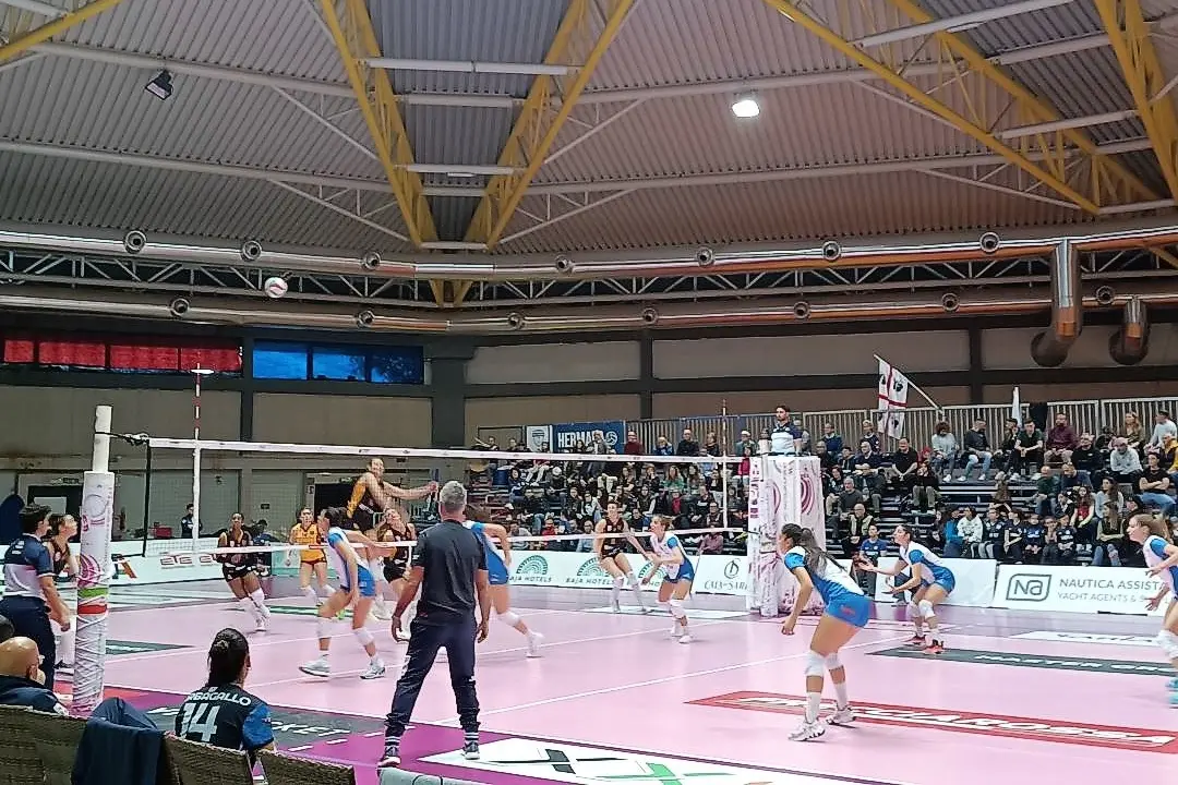Un'immagine del match tra Hermaea Olbia e Roma Volley Club (foto Giagnoni)