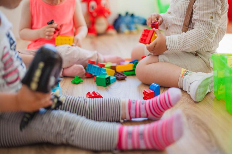 Botte ai bimbi della materna, chiesta la condanna a quattro mesi per la maestra