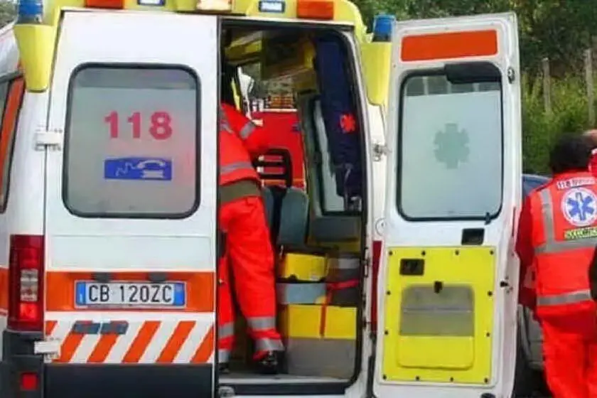 Un'ambulanza (Archivio L'Unione Sarda)