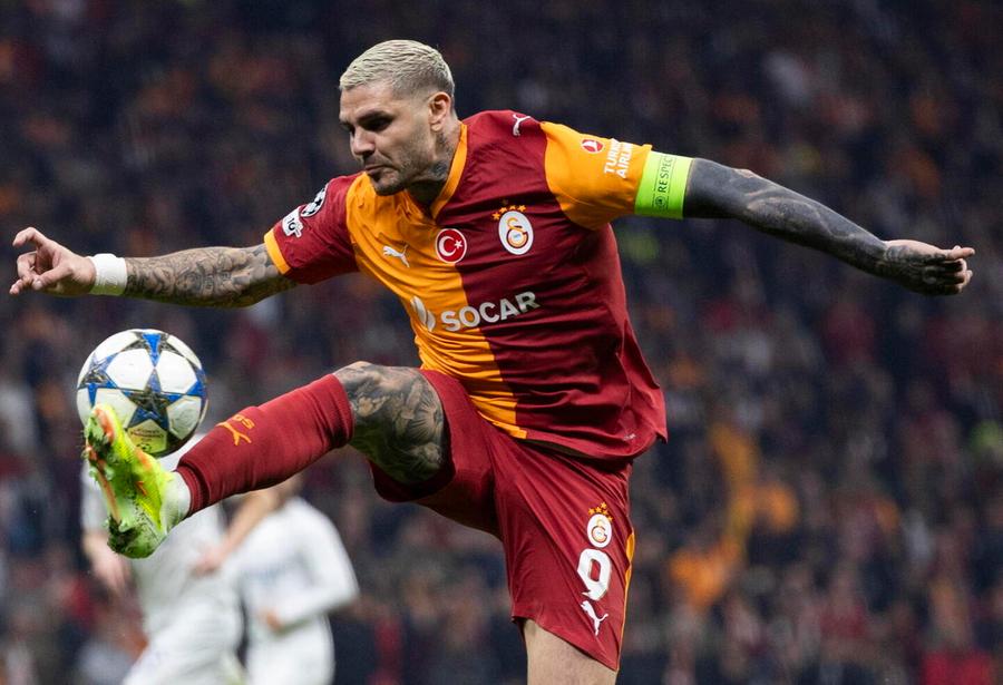 Roma su Icardi, Dumfries-Real