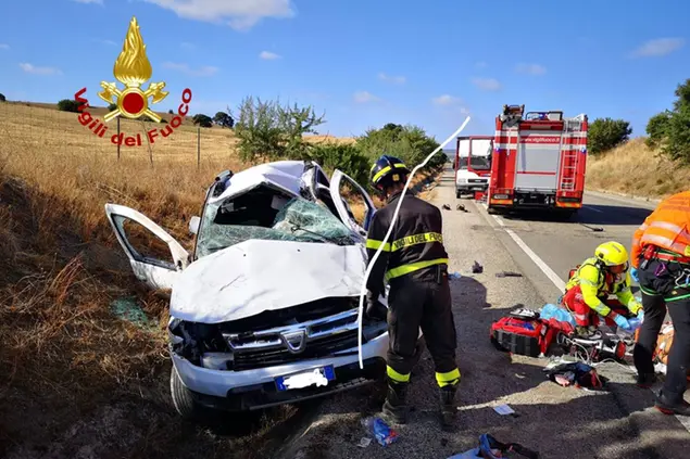 L'incidente nel Nuorese (foto vigili del fuoco)