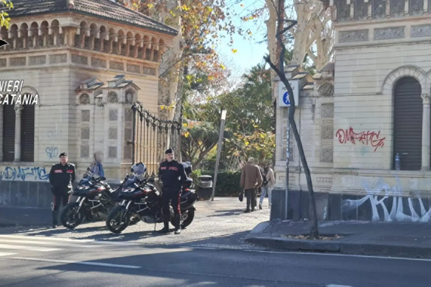 I rilievi dei carabinieri (foto via Ansa)