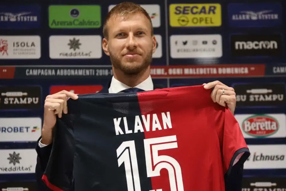 Klavan, nuovo acquisto del Cagliari in arrivo dal Liverpool