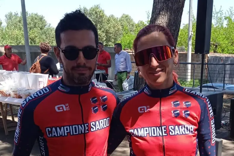 I nuovi campioni sardi di ciclismo amatoriale Andrea Pisanu, 31 anni, e Ariana Perdisci 34 anni.