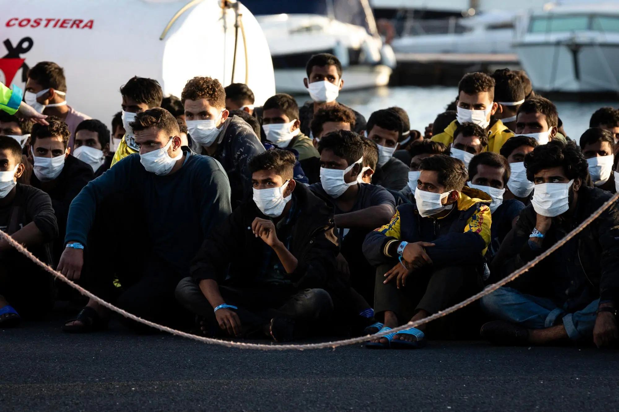 Migranti arrivati sulle coste italiane  (Ansa)