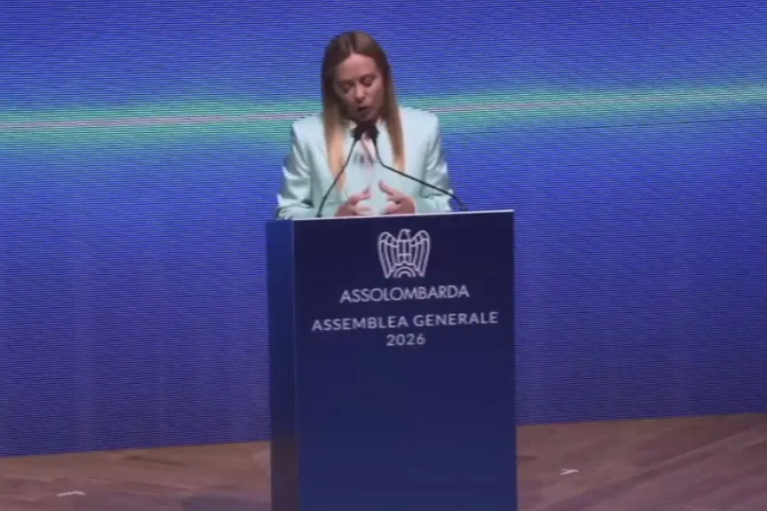 Meloni: c'è una via italiana a AI, ma serve una governance globale