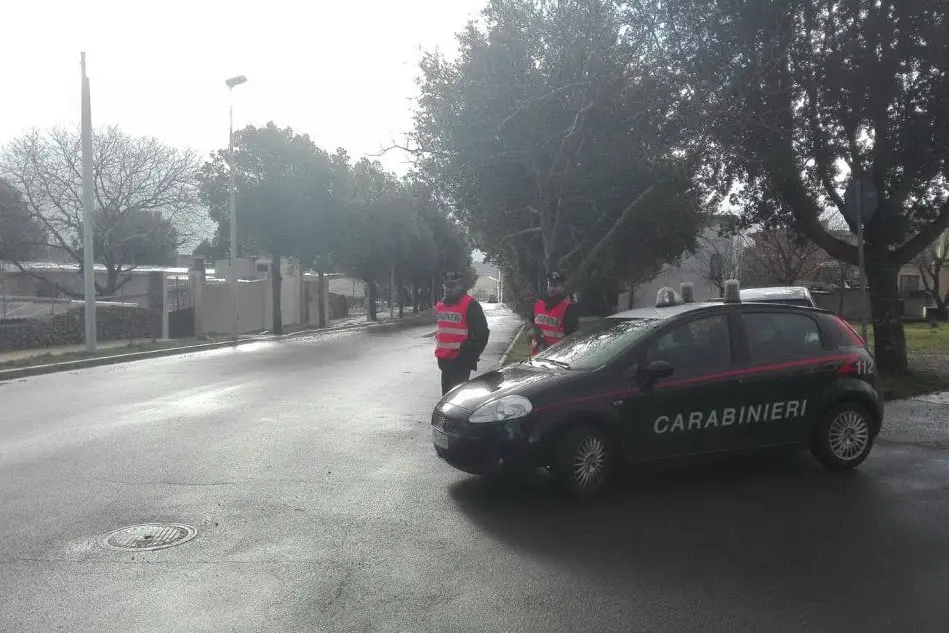 I carabinieri a Sadali (foto Antonio Pintori)