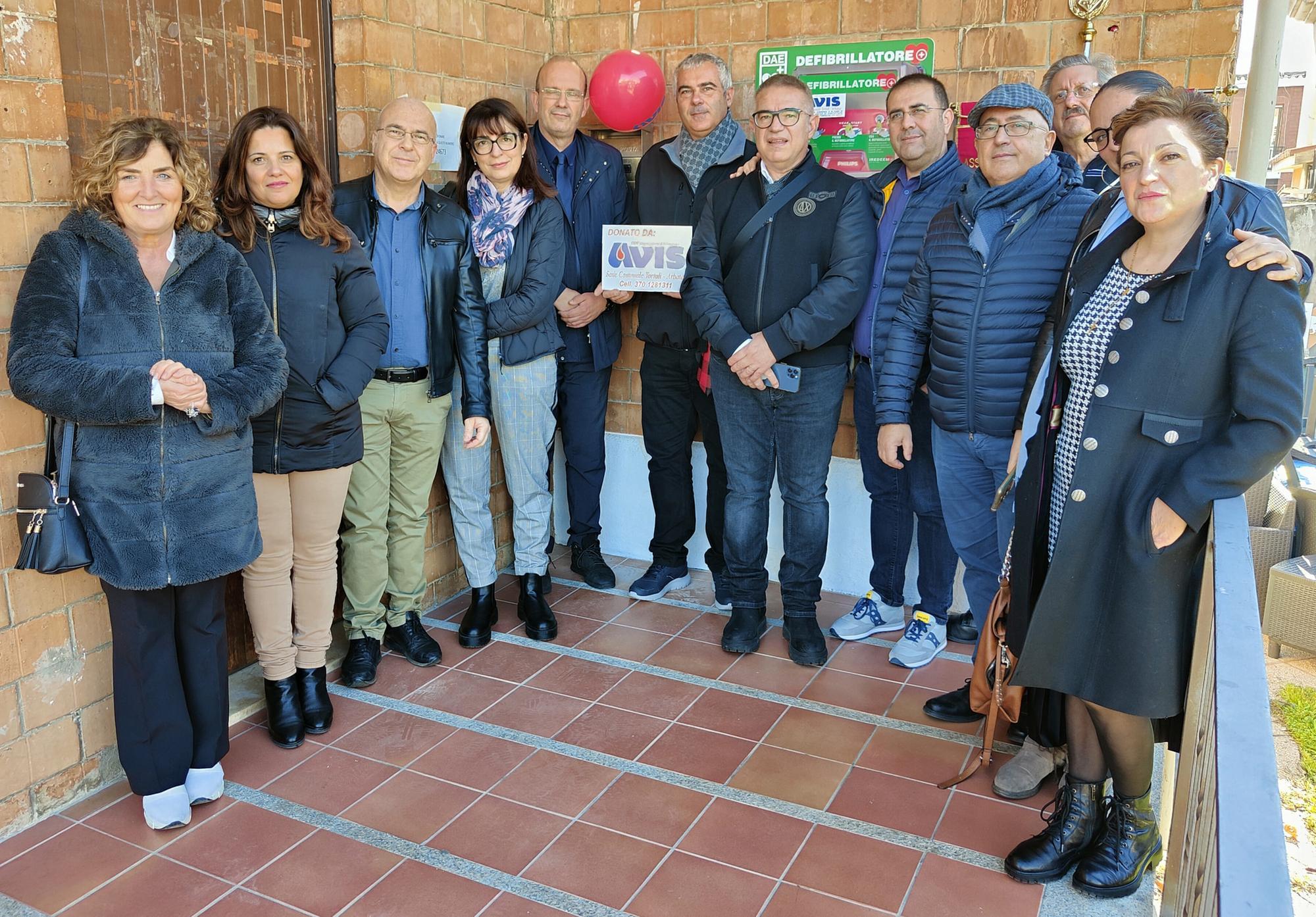 19-12-2022_tortolì_è_cardioprotetta__lx27avis_dona_un_defibrillatore_alla_città.html