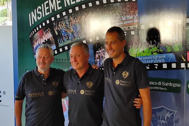 Lo staff tecnico della Dinamo (foto G. Marras)