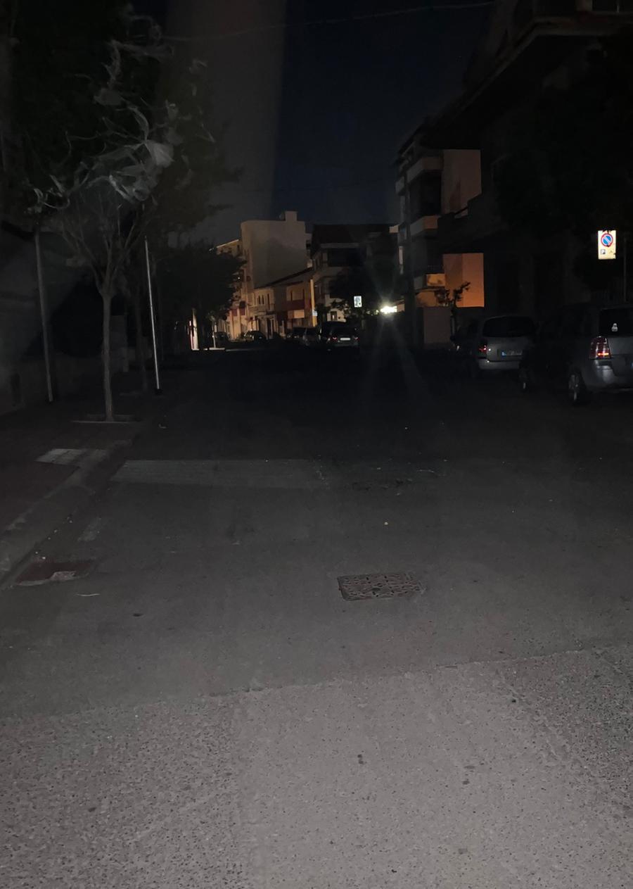 Mezza città al buio da giorni: montano le proteste