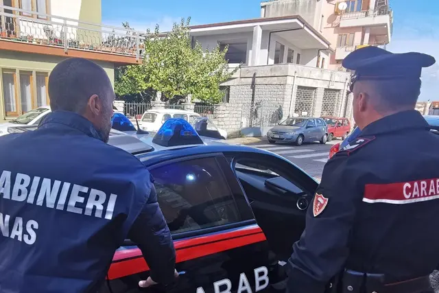 L'intervento dei carabinieri (L'Unione Sarda)