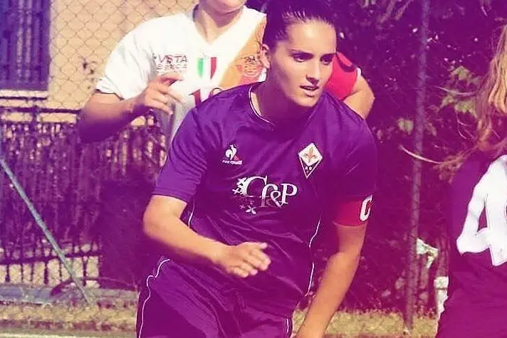 Il neo acquisto Greis Domi con la maglia della Fiorentina