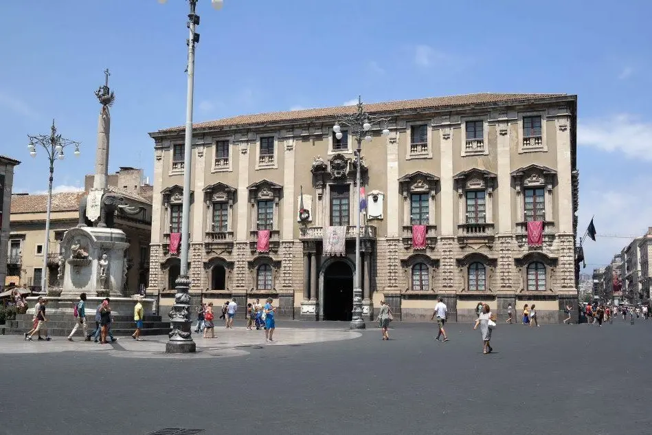 Piazza del Duomo a Catania (foto Wikipedia)