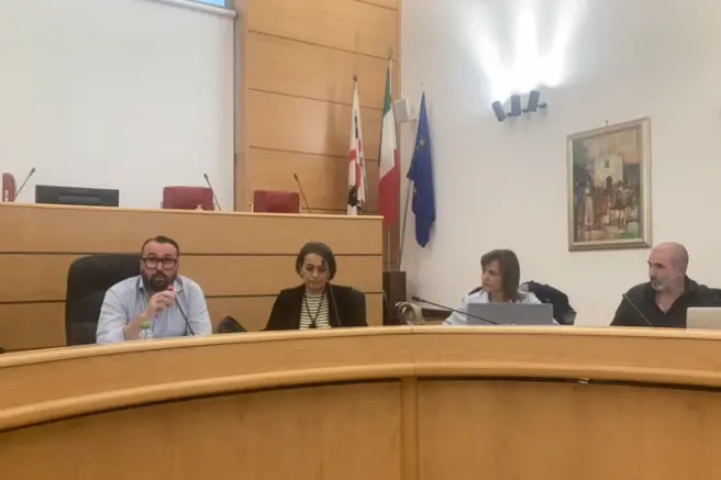 La commissione Ambiente riunitasi a Porto Torres (foto Pala)