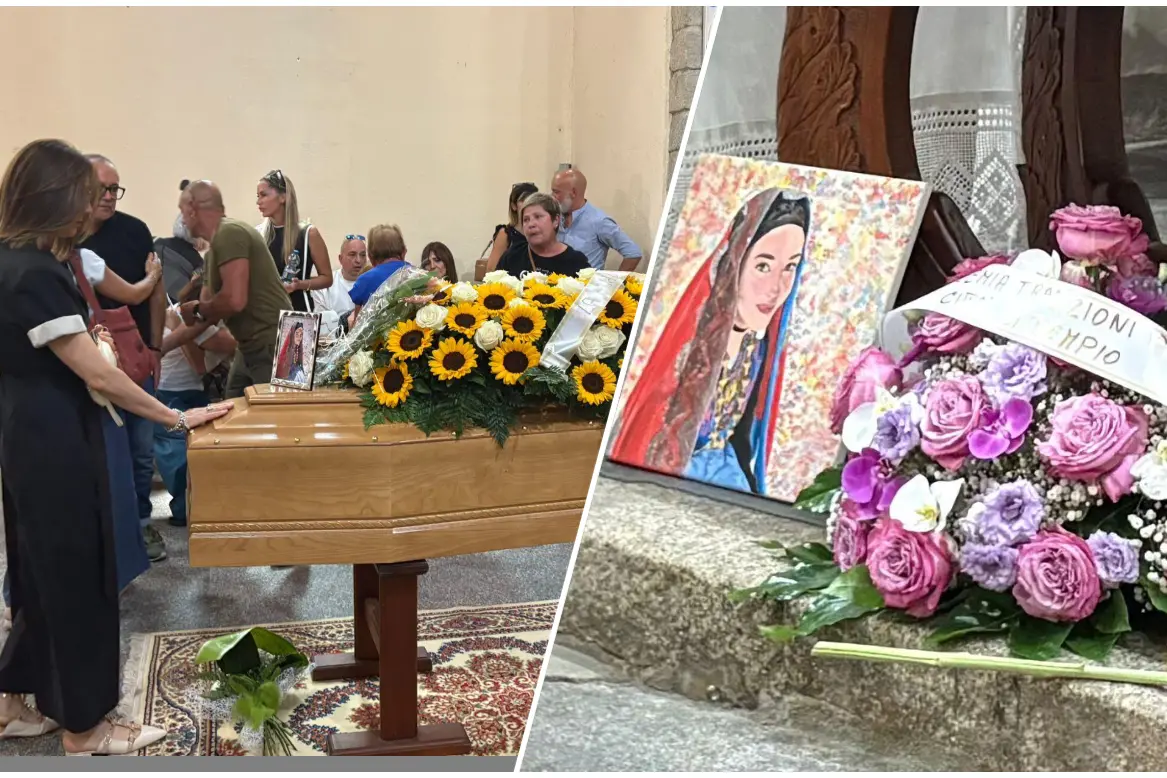 Tempio, la camera ardente nella chiesa del Rosario (foto Busia)