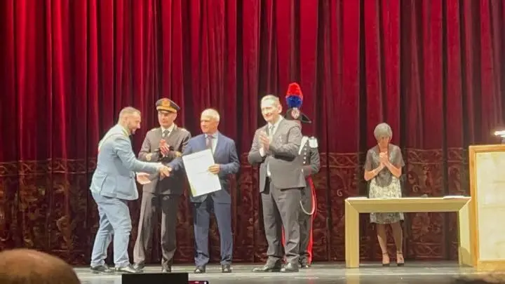 Lai con l'onorificenza di cavaliere