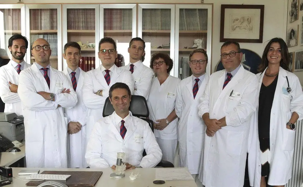 L'equipe medica guidata dal professor Gasbarrini (Ansa)