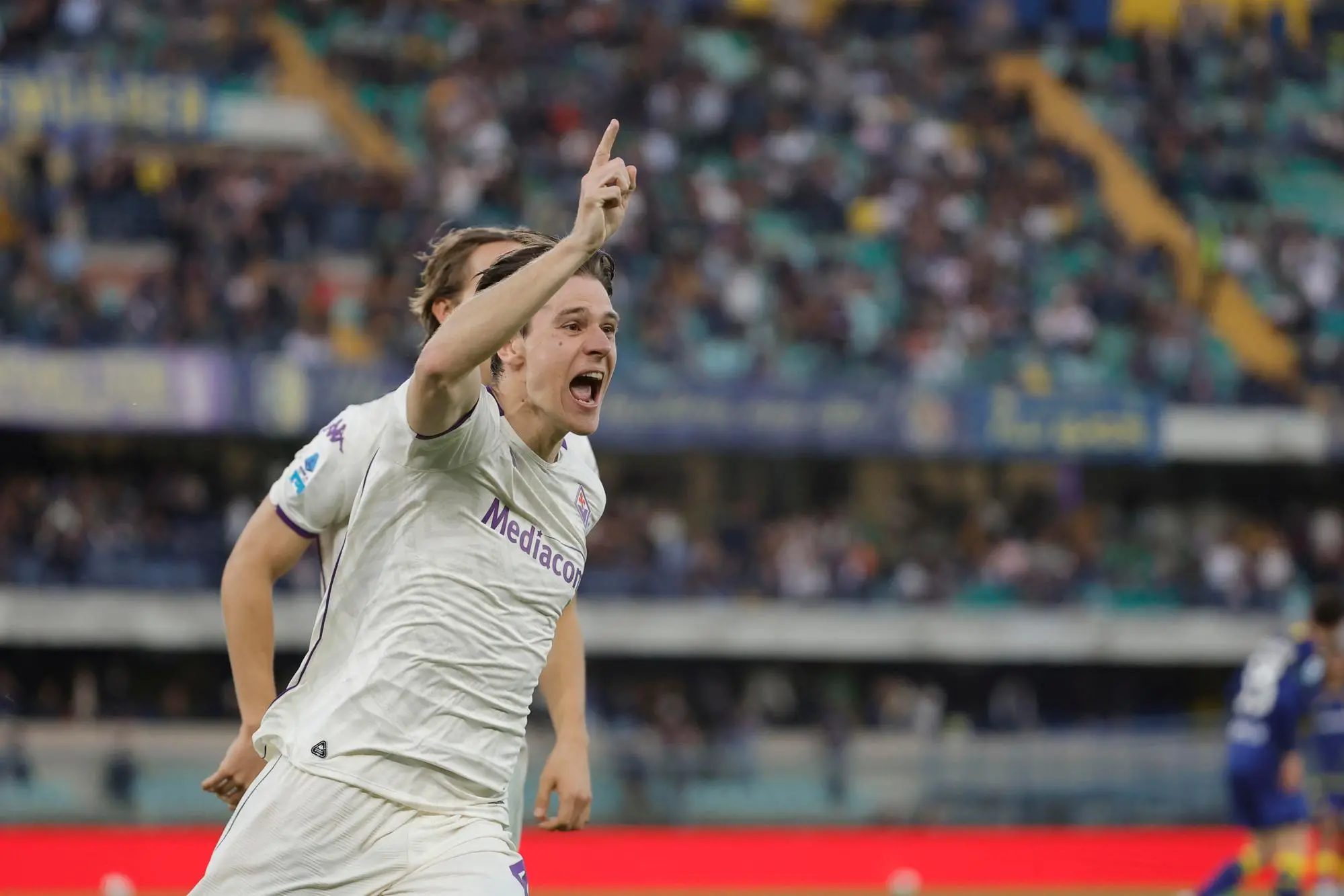 Fiorentina's Nicolo Fagioli jubilates after scoring the goal 0-1 during the Italian Serie A soccer match Hellas Verona FC vs ACF Fiorentina at Marcantonio Bentegodi Stadium in Verona, Italia, 4 April 2026. ANSA/EMANUELE PENNACCHIO